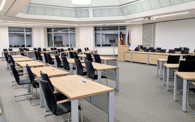 Geräumiger und moderner Besprechungsraum in Niedersachsen
