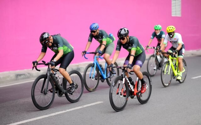 Radfahrer bei einem Straßenrennen